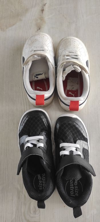 Lot deux paires de baskets 23 