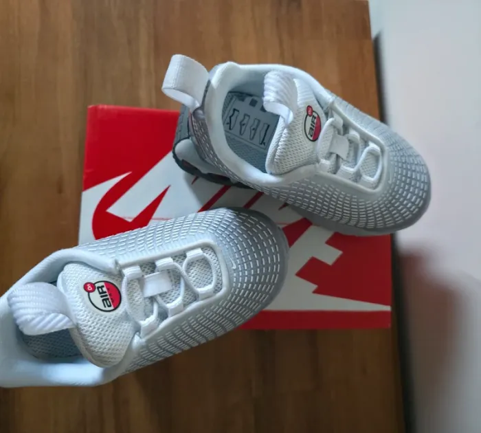 Nike Air max DN grise taille 23.5 comme neuve - photo numéro 3