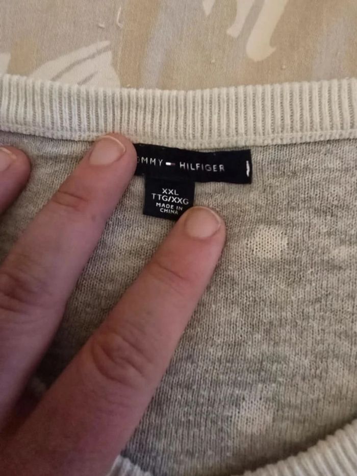 🌟 Pull col V blanc à pois gris Tommy hilfiger femme - Taille  XXL 🌟 - photo numéro 4