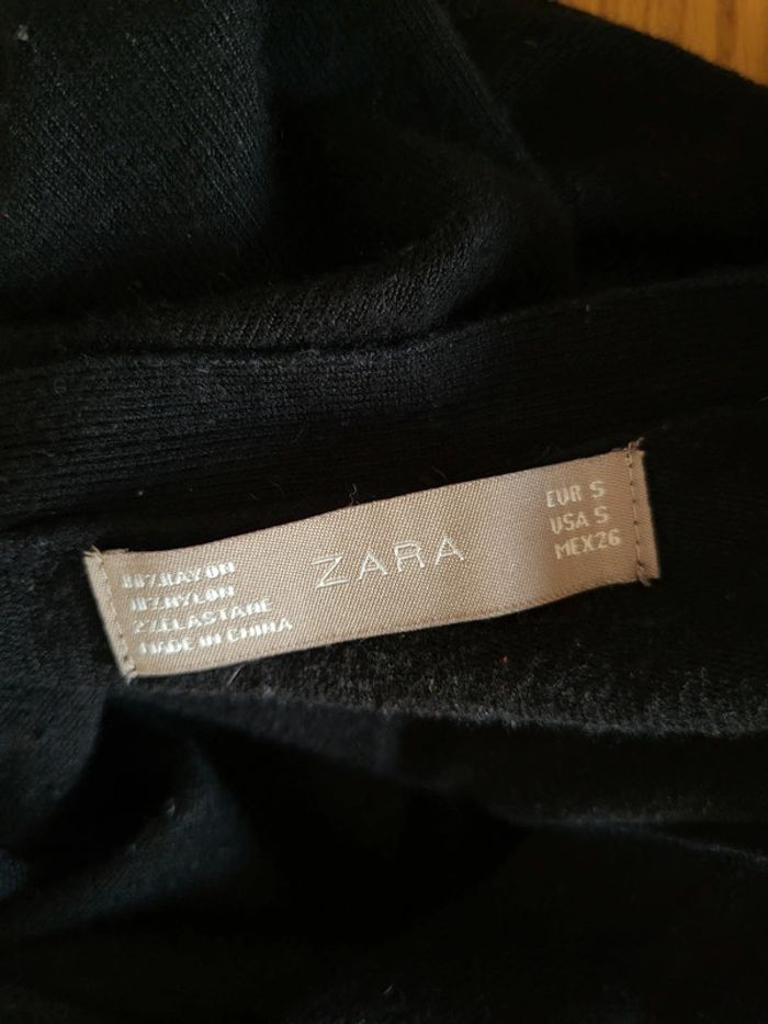Pull col V noir Zara boutonné aux poignets - photo numéro 7