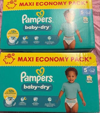 Deux cartons de couches Pampers taille 5 normal 