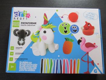 24 pots pâte à modeler Pataforme + 50 accessoires neuf art & kraft