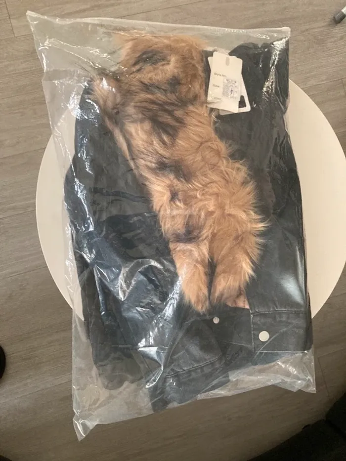 Veste en jean noire avec capuche Taille M-L - photo numéro 8