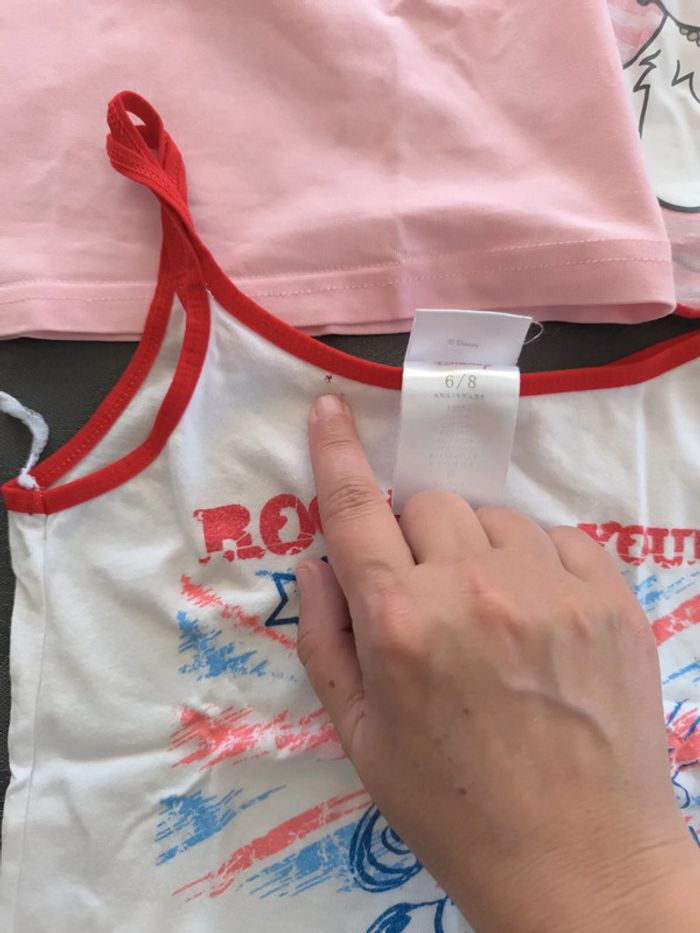 Lot de 4 débardeurs maillots de corps sans manches et 2 shorty 6-8 ans hello kitty - photo numéro 2