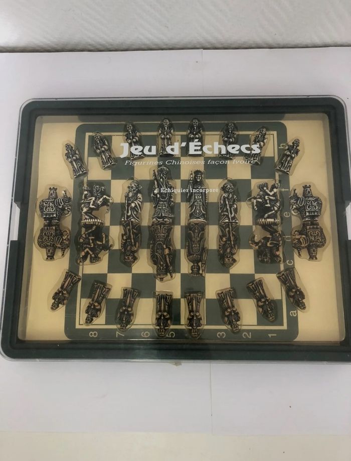 Jeu d'échecs figurines chinoises façon ivoire - photo numéro 2