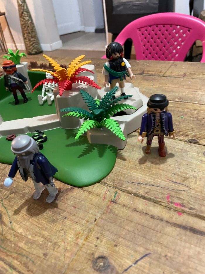 Lots playmobils pirate avec île et accessoires - photo numéro 4