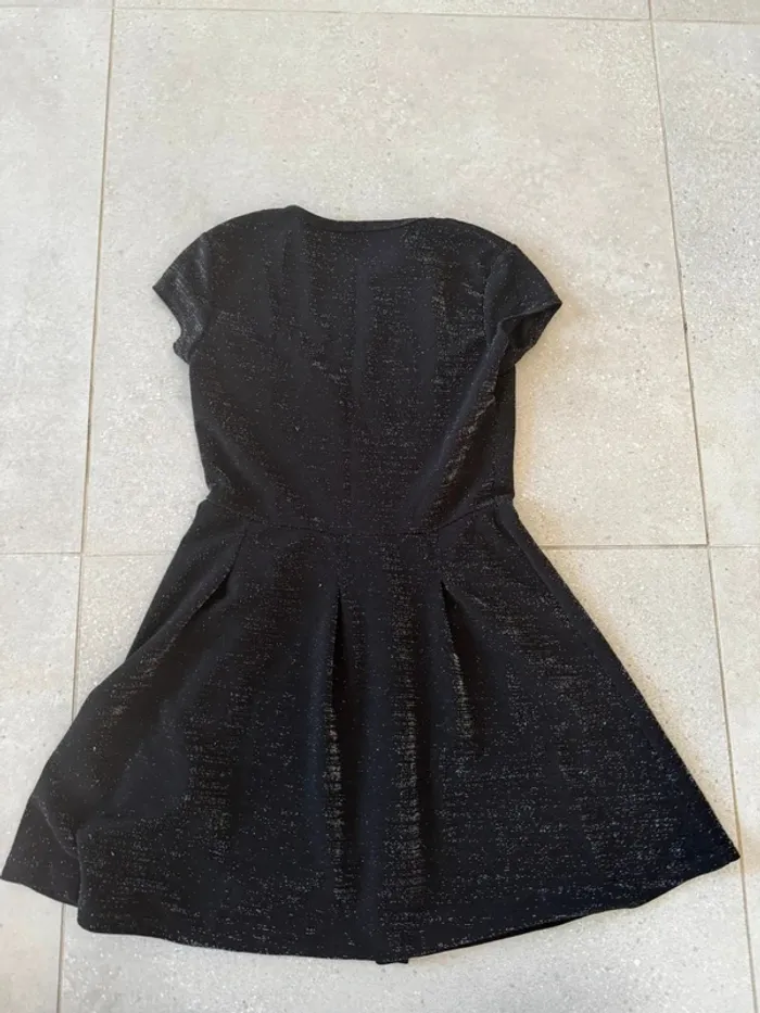 Robe noir taille 146/152cm, très bon état - photo numéro 3