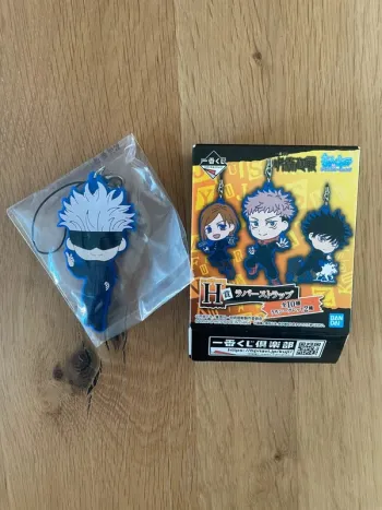 Jujutsu Kaisen – Porte-clés caoutchouc Gojo Satoru Ichiban Kuji Kyun-Chara Illustrations 7 cm