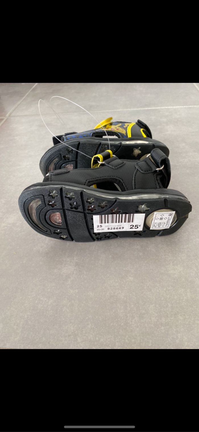 Sandales Pokémon Taille 25 - photo numéro 5