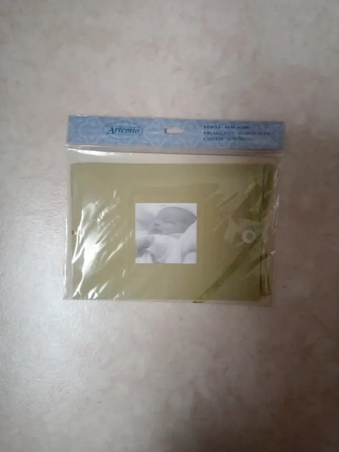 Mini scrapbook album olive