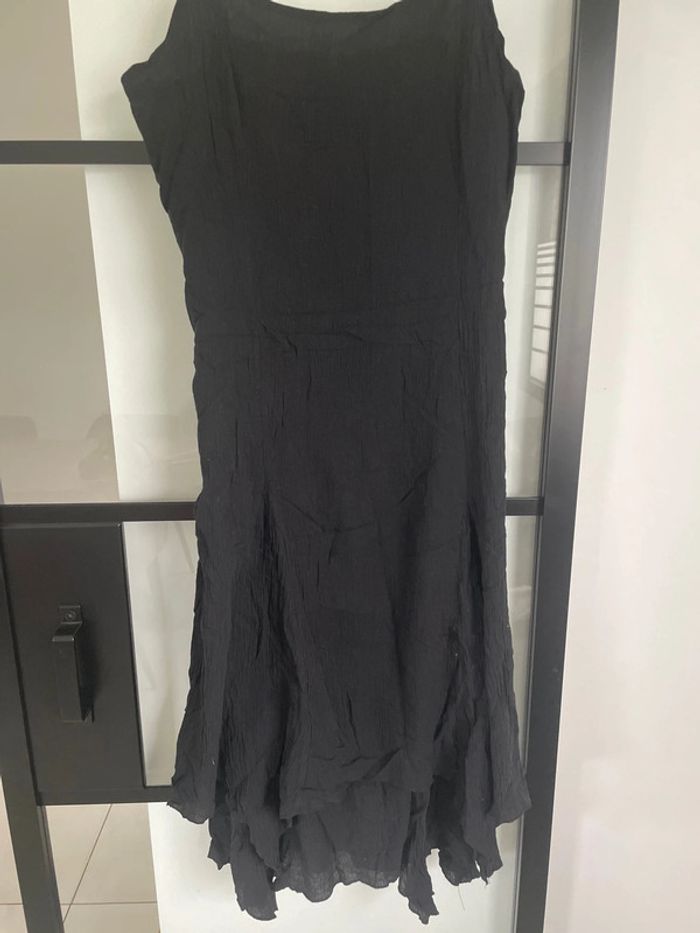 Robe noire - photo numéro 2