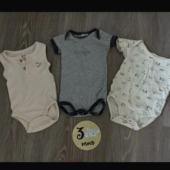 Lot bodies 3 mois