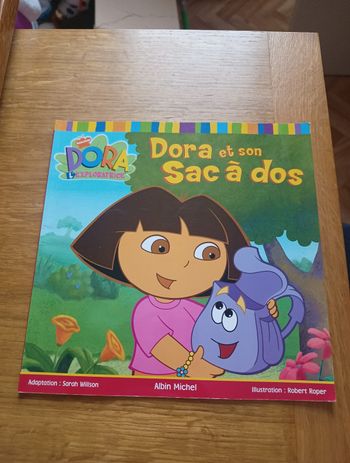 Livre dora l'exploratrice Dora et son sac a dos