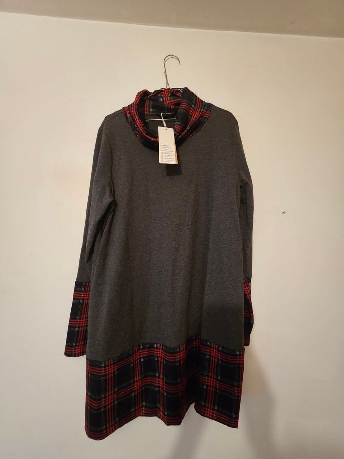 Jolie robe/tunique chaude et
confortable, style casual - esprit
tartan.