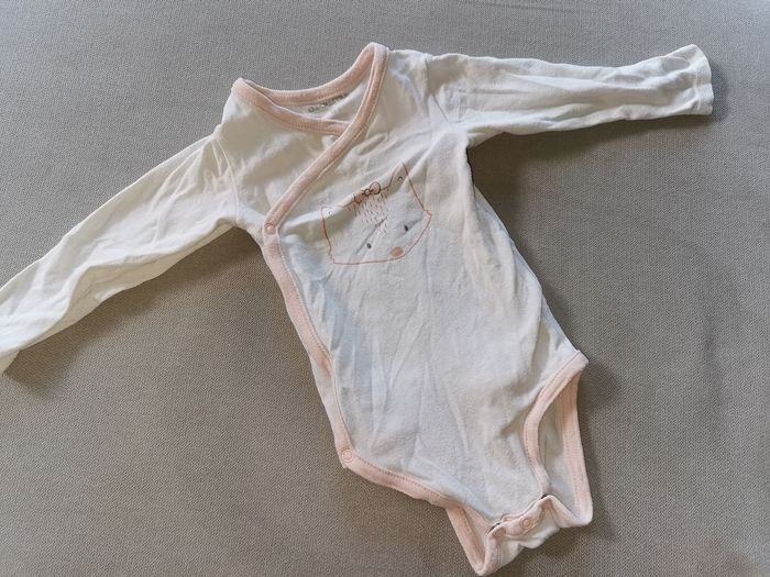 Lots de 5 bodies 6 mois - photo numéro 5