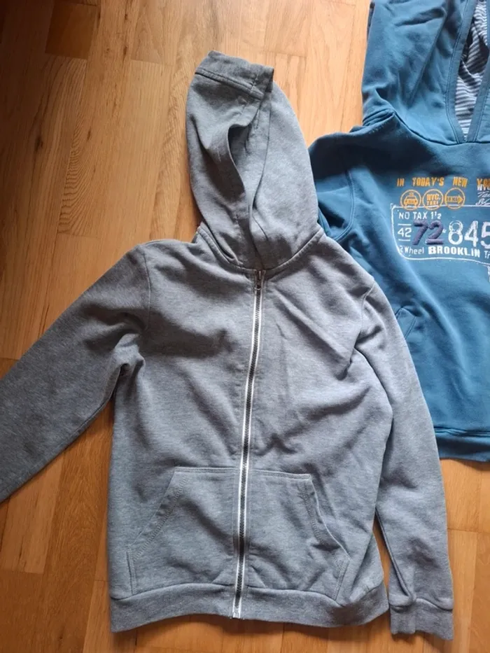 Lot sweat /gilet à capuche 10ans - photo numéro 2