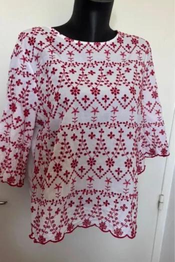 Blouse brodée