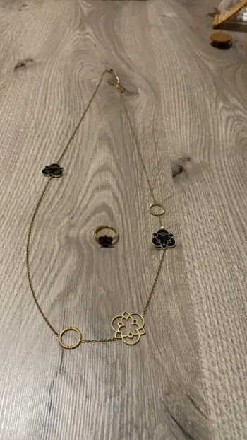 Collier fantaisie et sa bague