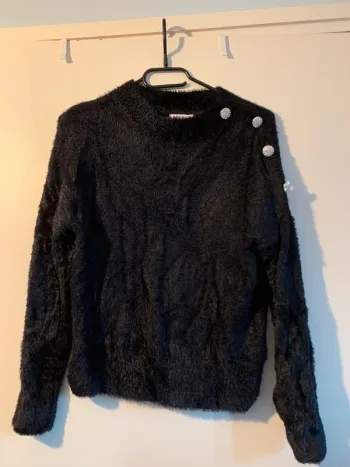 Pull noir