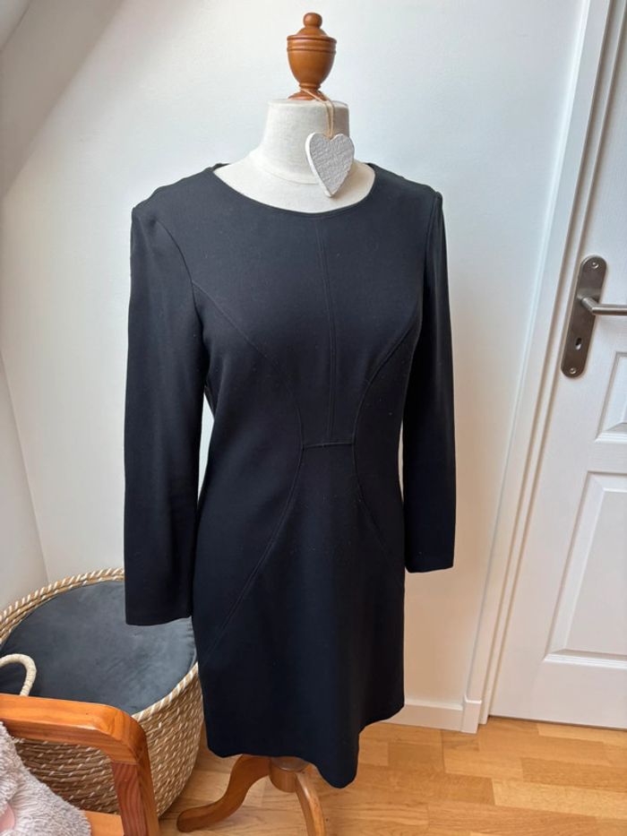 🖤 robe droite noire - Sisley - M - photo numéro 3