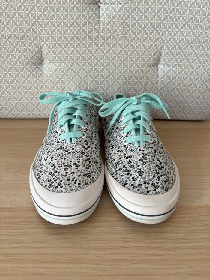 Paire de Baskets Tissu Fleuri "Le Coq Sportif" Taille 37 - photo numéro 4