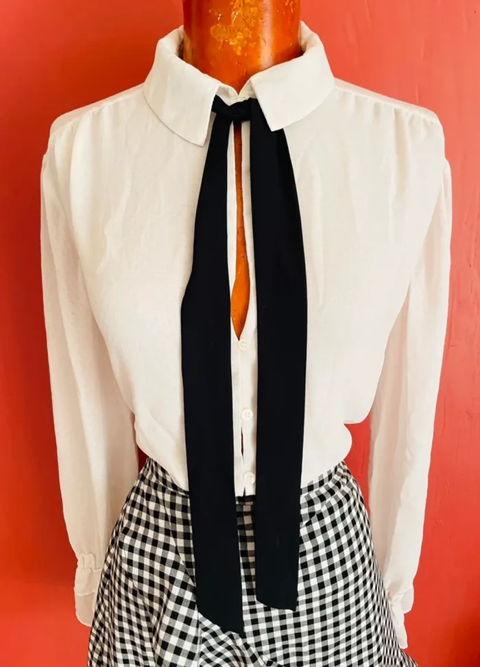 Magnifique blouse légère col lavallière - photo numéro 2
