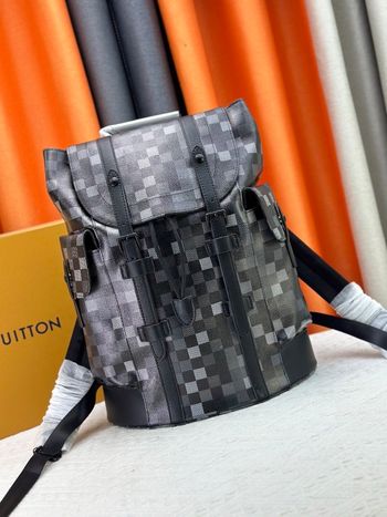 Louis Vuitton   M41379  Christopher MM
