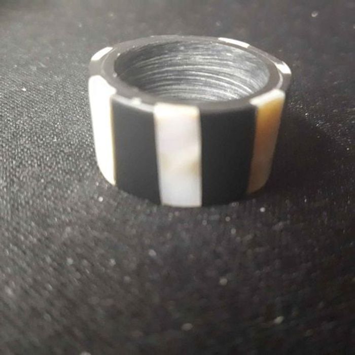 Bague nacré blanc, gris et noir - photo numéro 5