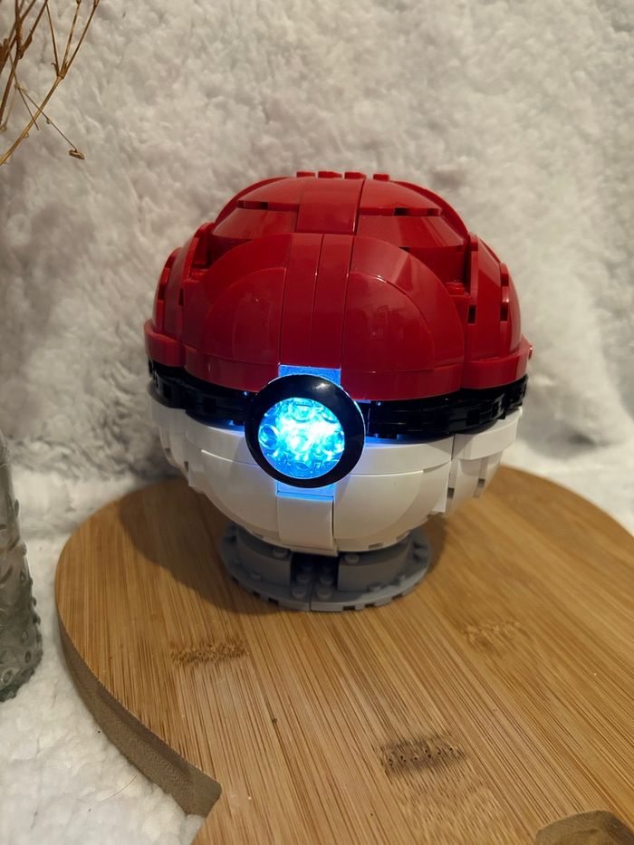 ⚪🔴 Grosse Poké Ball – Mega Construx - photo numéro 2