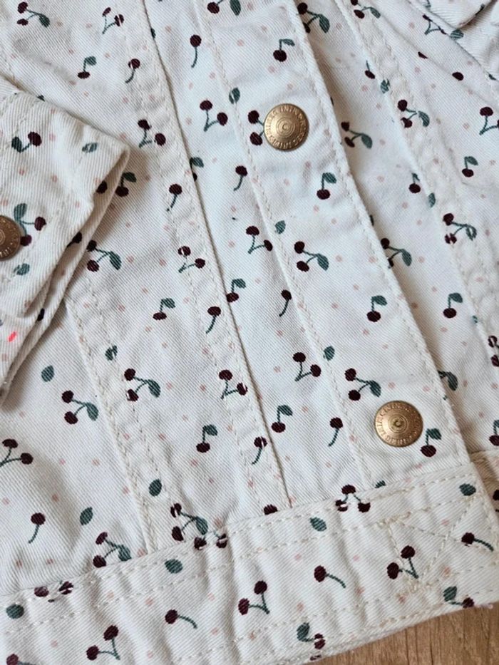 Veste cerises 🍒 Kiabi 36 mois - photo numéro 3