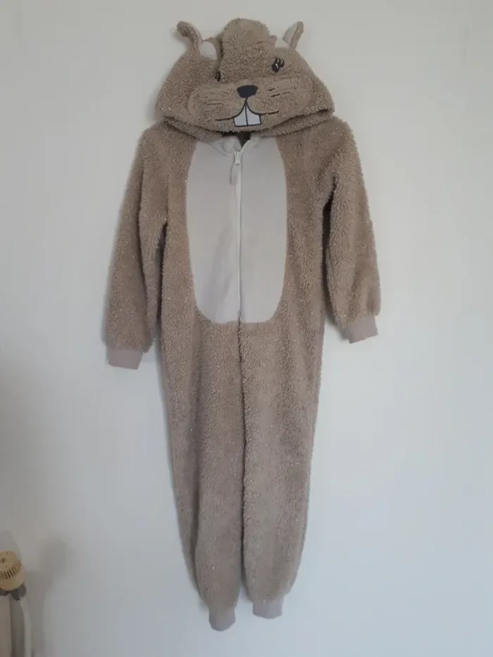 Surpyjama 5/6 ans a paillettes