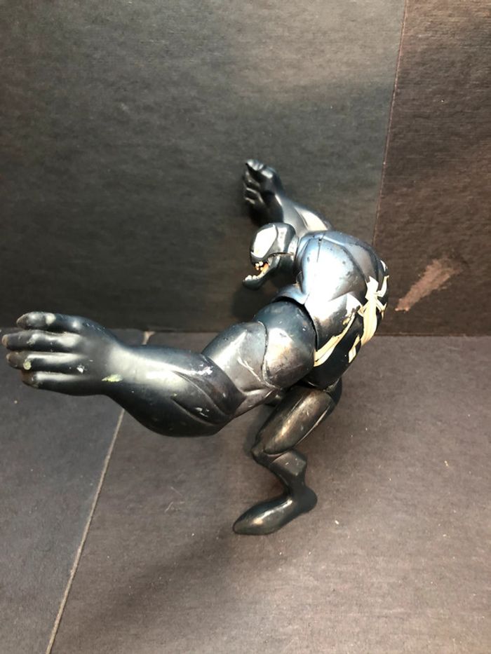 Figurine action figure articulée Marvel Spiderman venom 12 cm - photo numéro 2