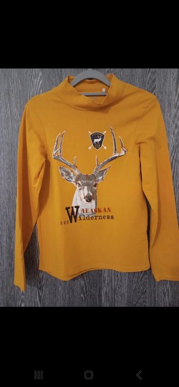 Sous-pull moutarde imprimé cerf gris clair col cheminée