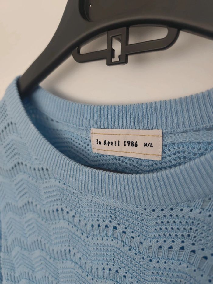 Top bleu pastel broderie manches courtes in april 1986 - photo numéro 2