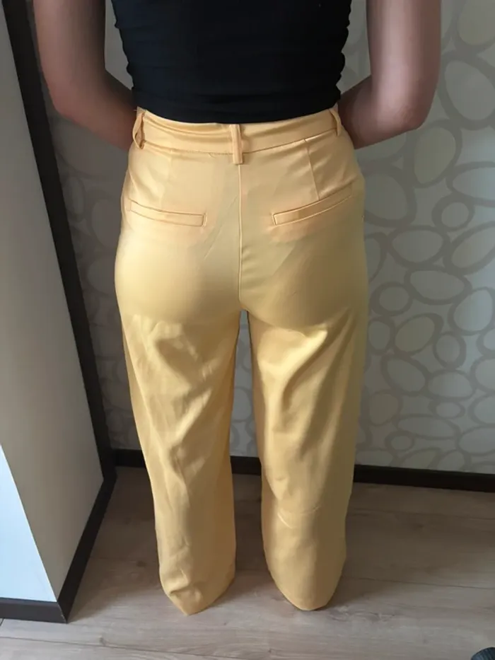 pantalon de tailleur large satinée jaune pimkie taille 36 neuf - photo numéro 3