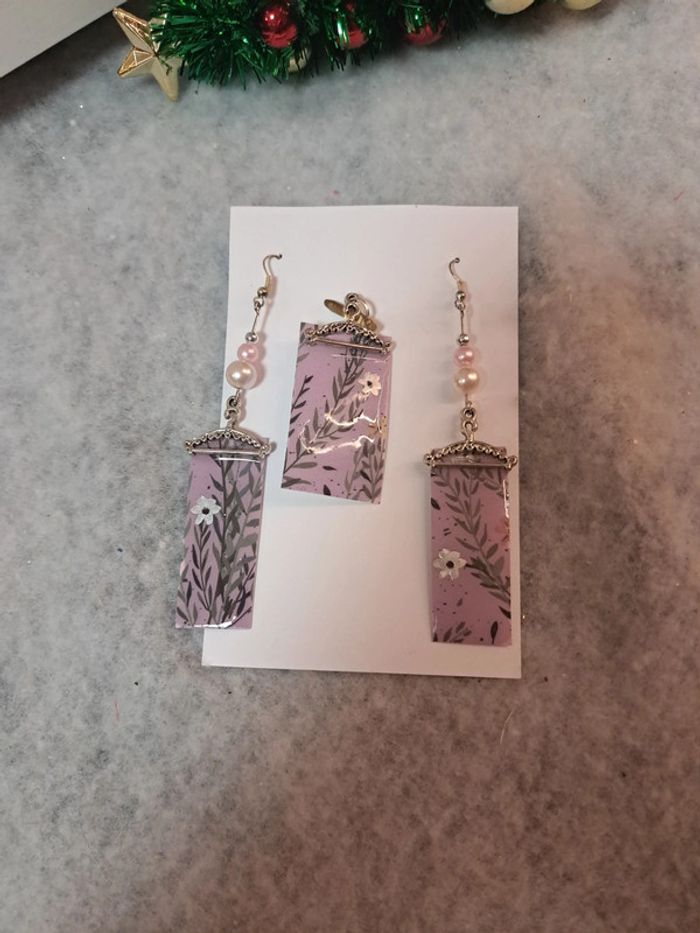 Boucles d'oreilles pendante rectangulaire avec pendentif rose et blanc - photo numéro 10