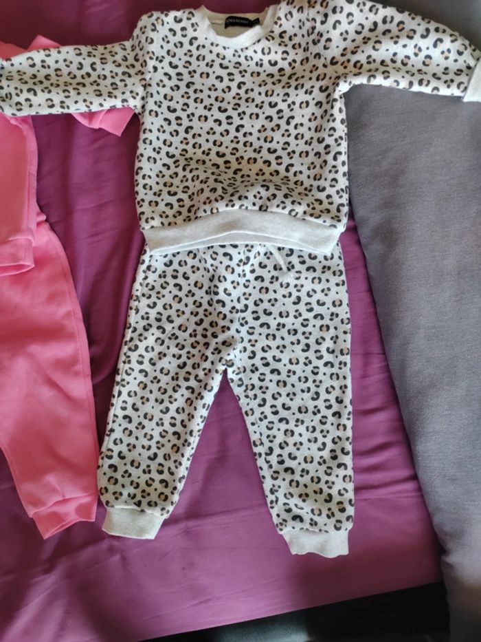 Lot ensemble joggings fille - photo numéro 2