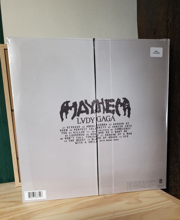Vinyle Mayem edition exclusive rose + poster - photo numéro 2
