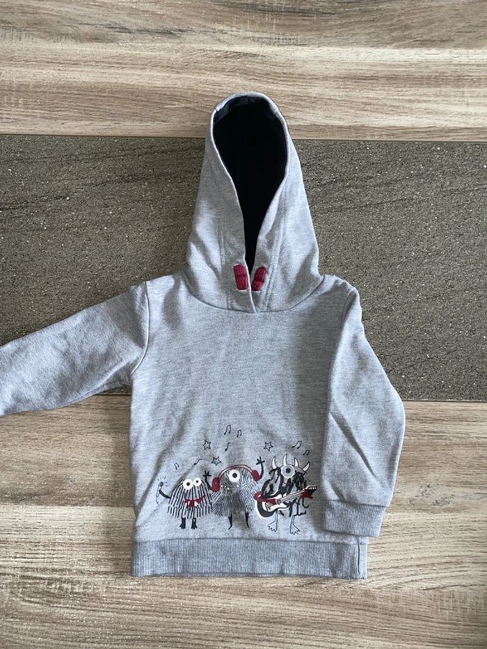Sweat-shirt capuche 12-18 mois