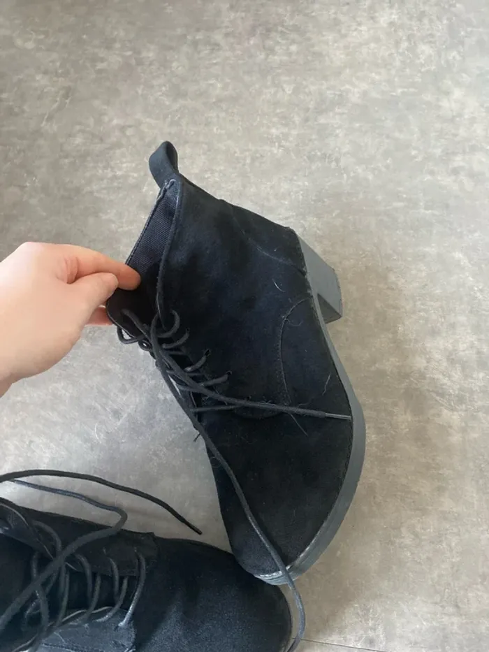 Chaussure lacet à talon en très bon état - photo numéro 5