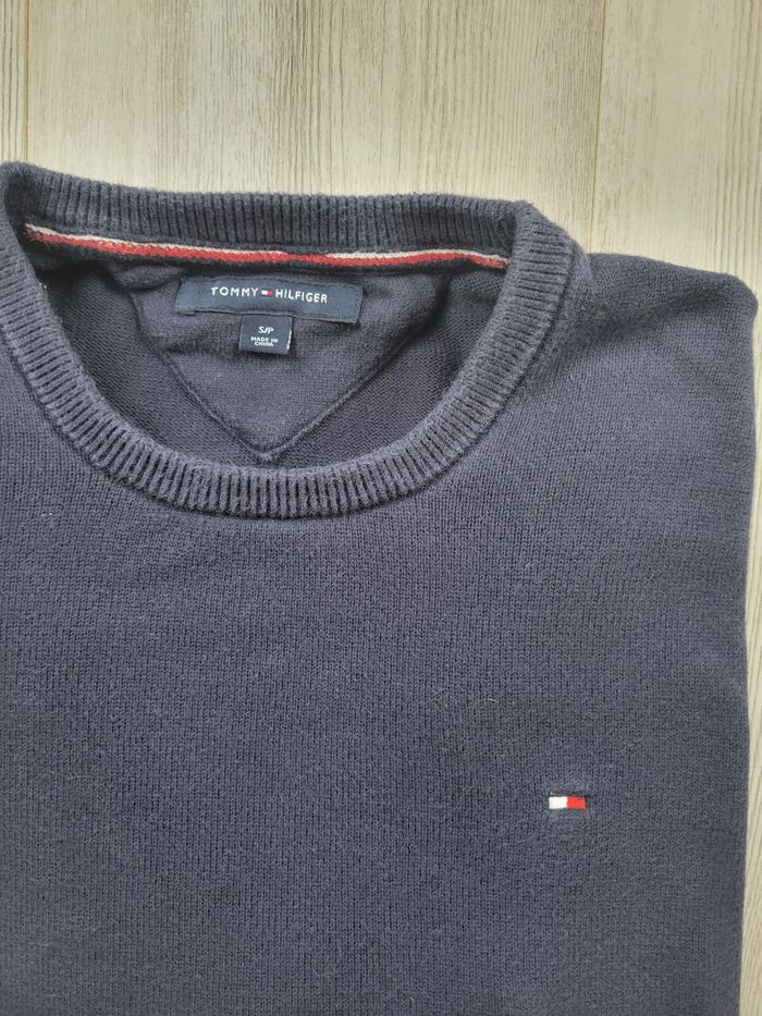 Pull Tommy Hilfiger - bleu marine - Taille S - Très bon état - photo numéro 2
