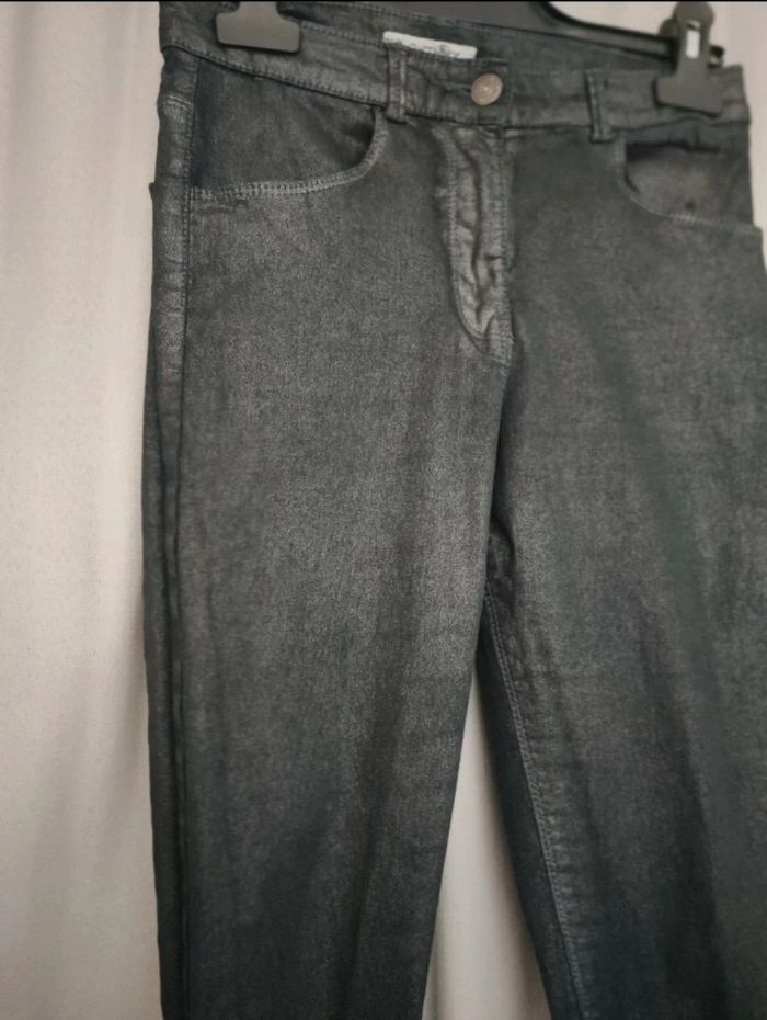 Pantalon skinny gris argenté Kiabi taille xs - photo numéro 2