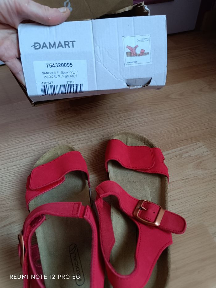 Nu-pieds rouge en cuir neufs " Damart" Piedical p.37 - photo numéro 9