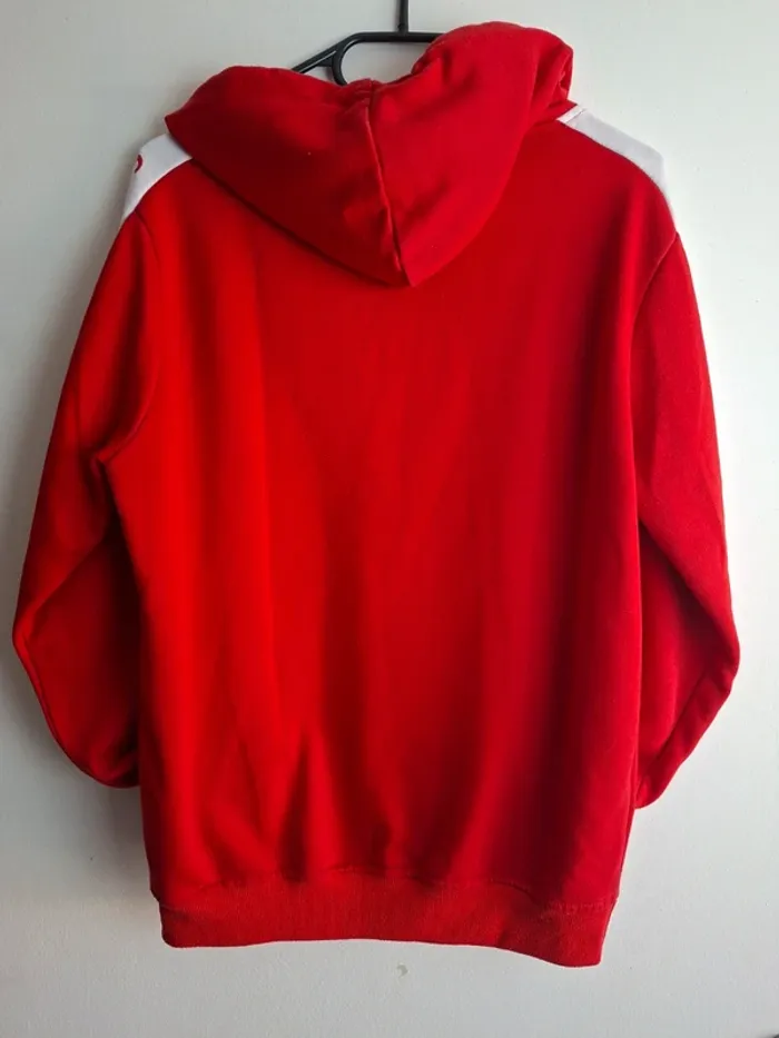 Sweat à capuche Supreme rouge – Taille L – Made in Canada - photo numéro 2