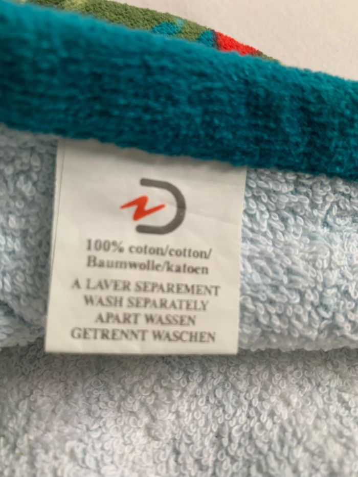 Serviette de plage neuve - photo numéro 5