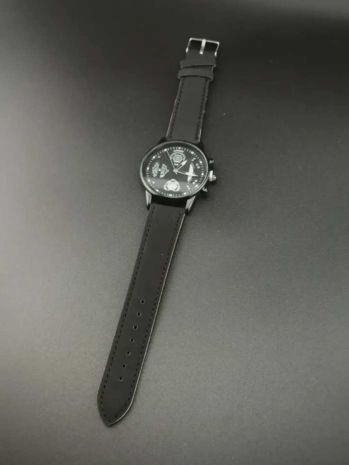 Montre noire fine, quartz, argentée homme - photo numéro 3