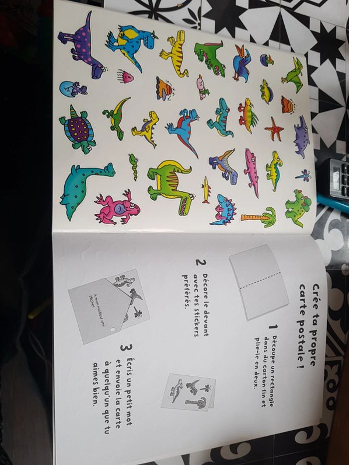 Livre dinosaure stickers, il manque 3 stickers - photo numéro 6