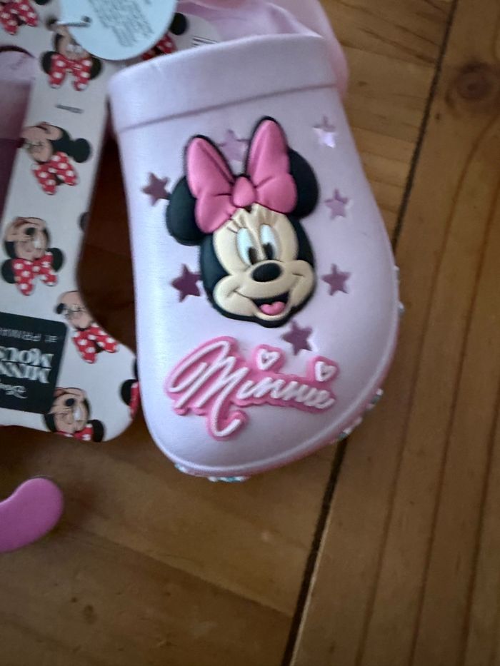 Crocs lumineux Minnie neufs taille 27 - photo numéro 4