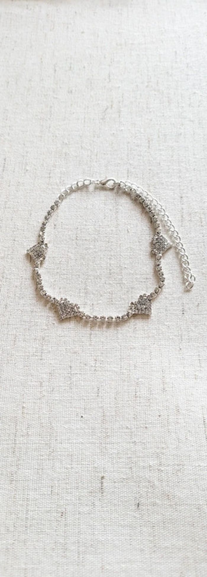 Bracelet de cheville strass cœur – Bijou brillant et féminin - photo numéro 2