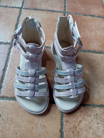 Sandales haute rose taille 28